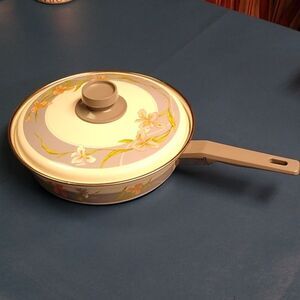 Vintage Sango Iris Flowers w/ Blue Band Enamel Saute Pan Cottagecore Grandmacore
